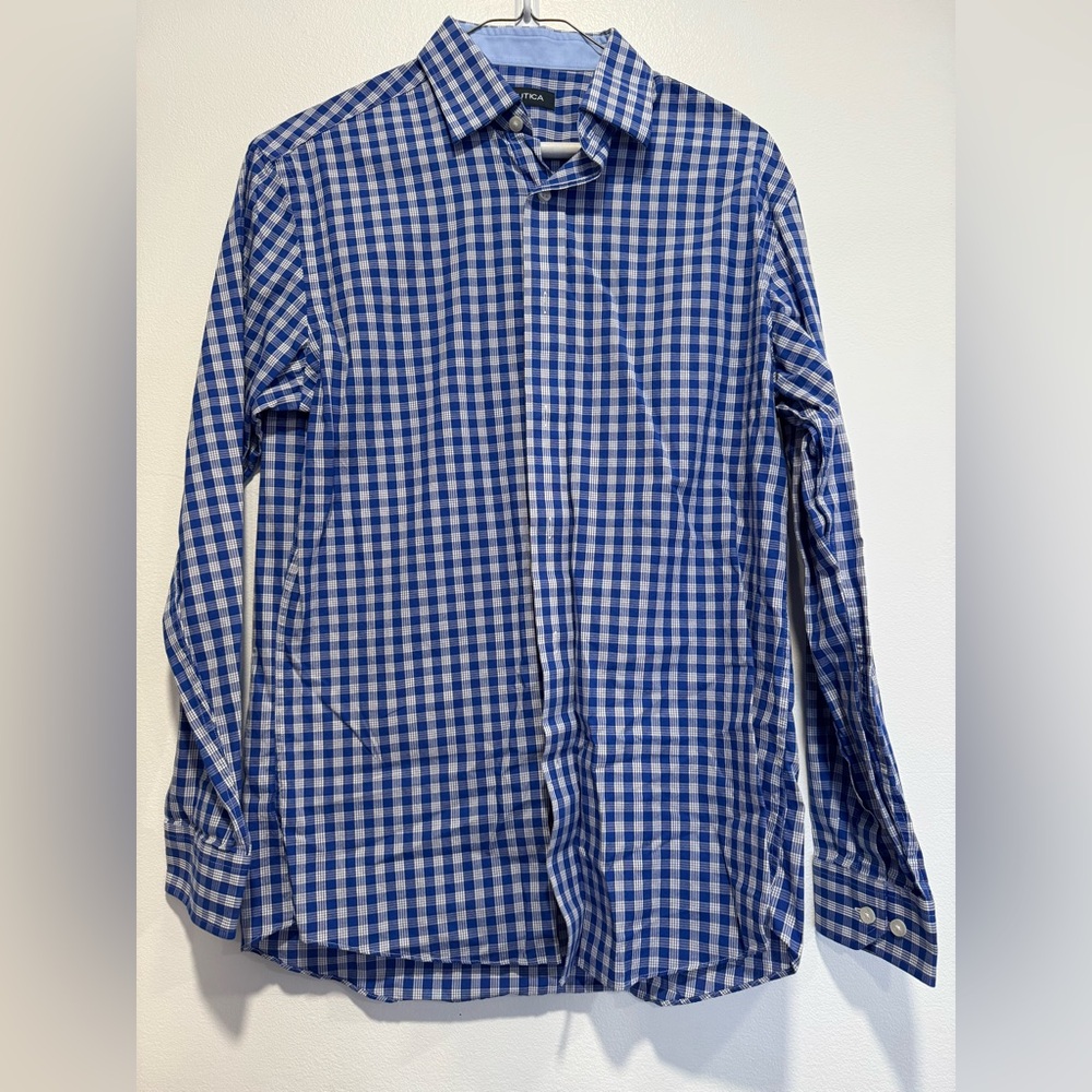 Men’s Nautica Button-down-Size M